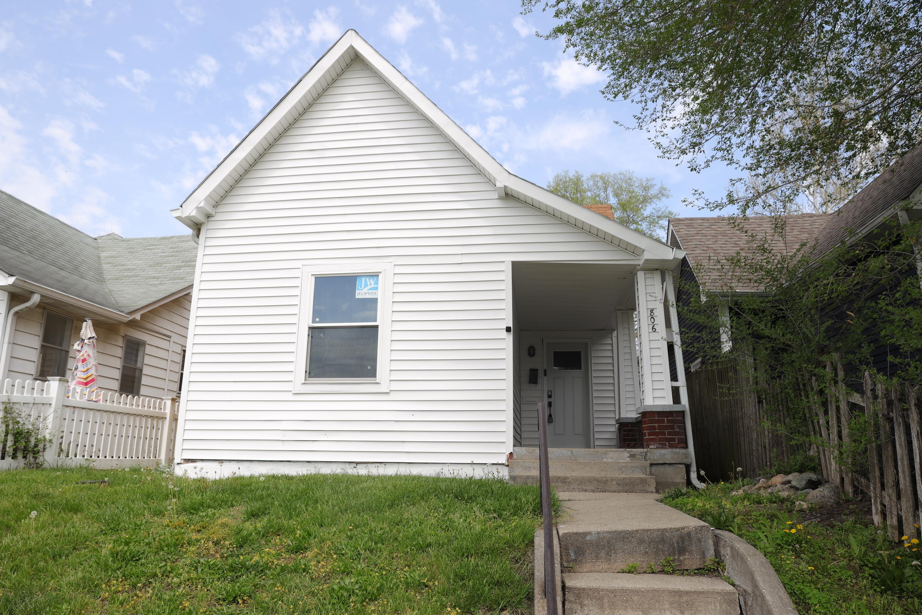 Photo one of 806 W 27Th St Indianapolis IN 46208 | MLS 21974403