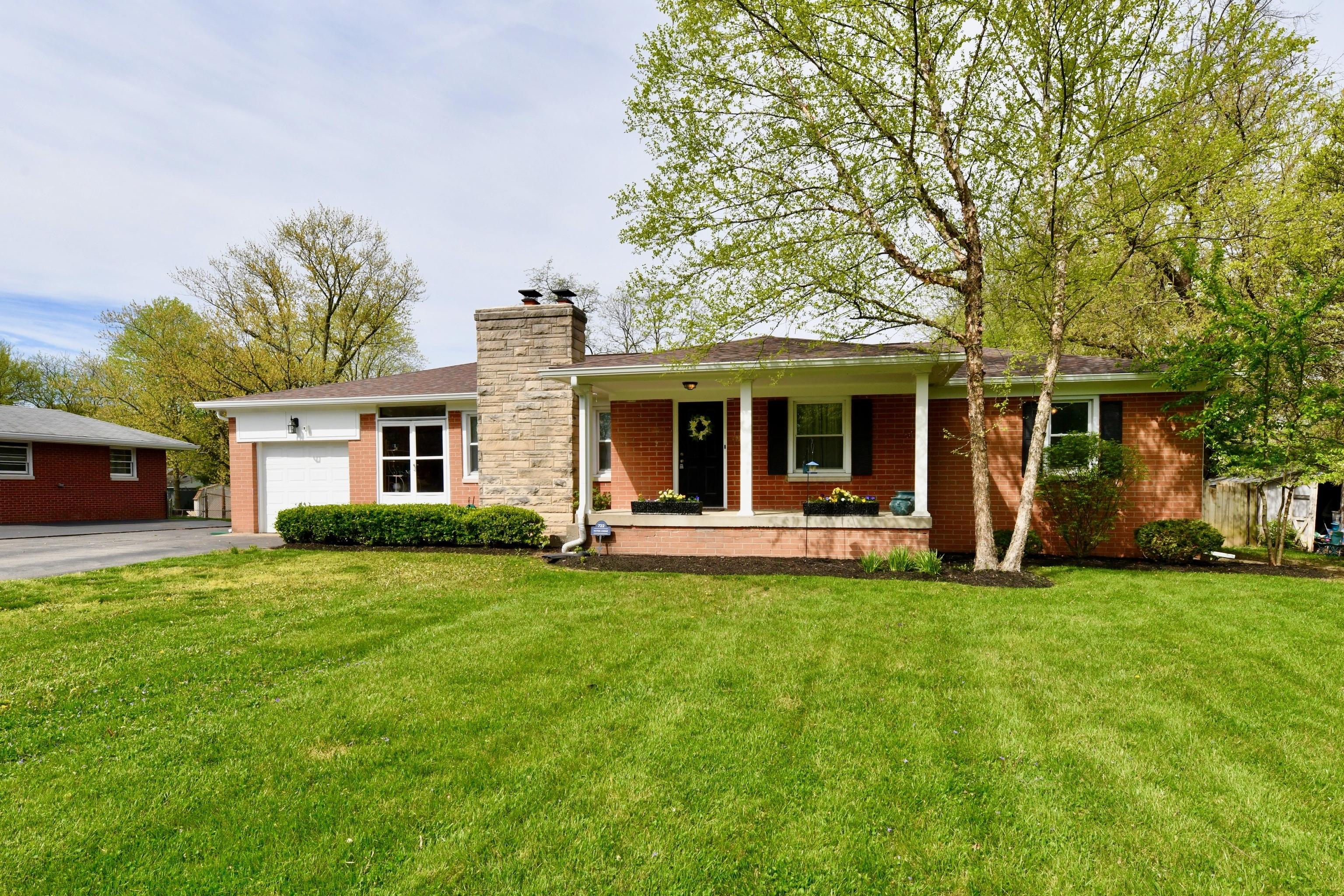 Photo one of 722 Payton Ave Indianapolis IN 46219 | MLS 21974498