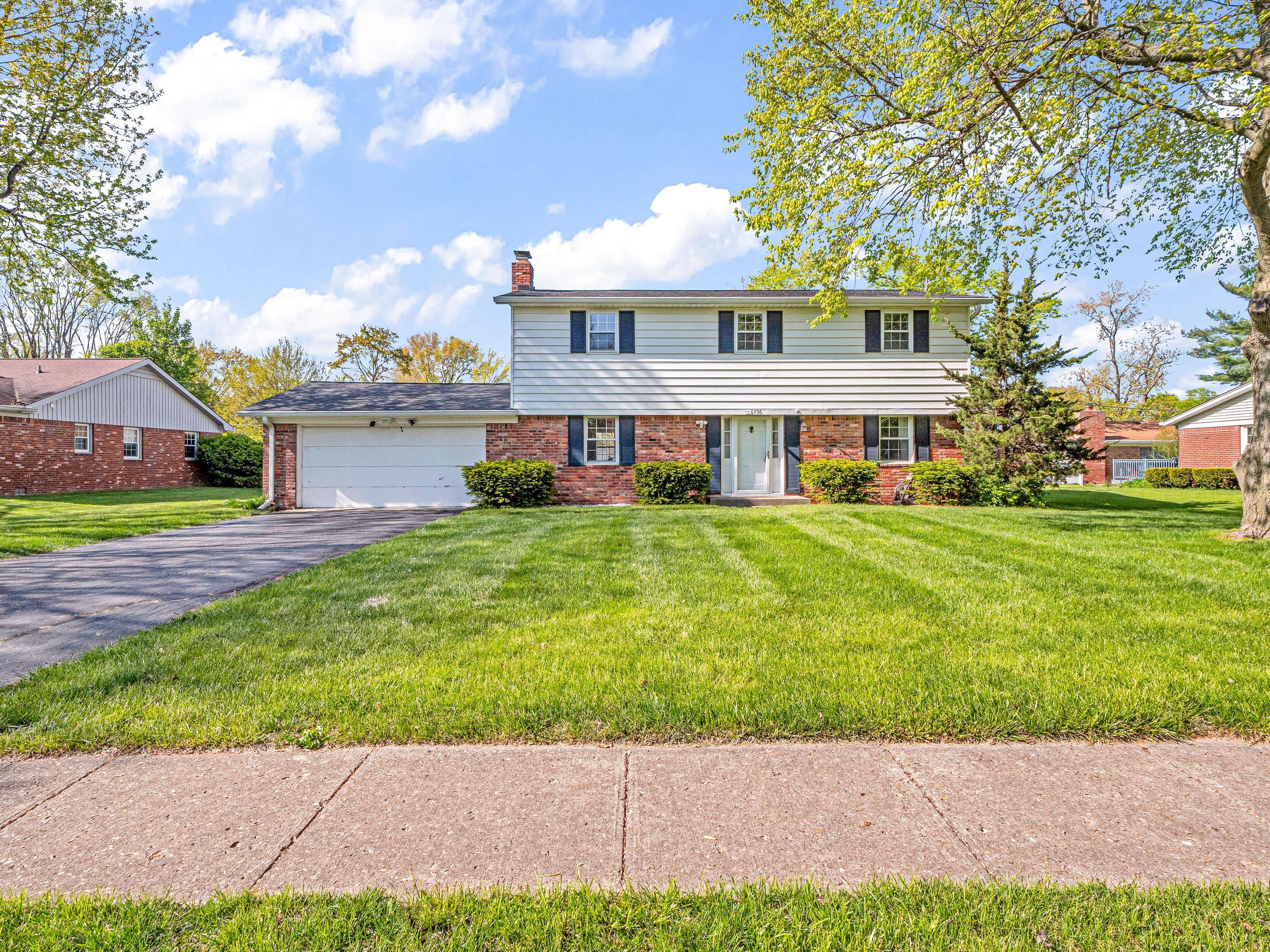 Photo one of 6736 Chapel Hill Rd Indianapolis IN 46214 | MLS 21974596