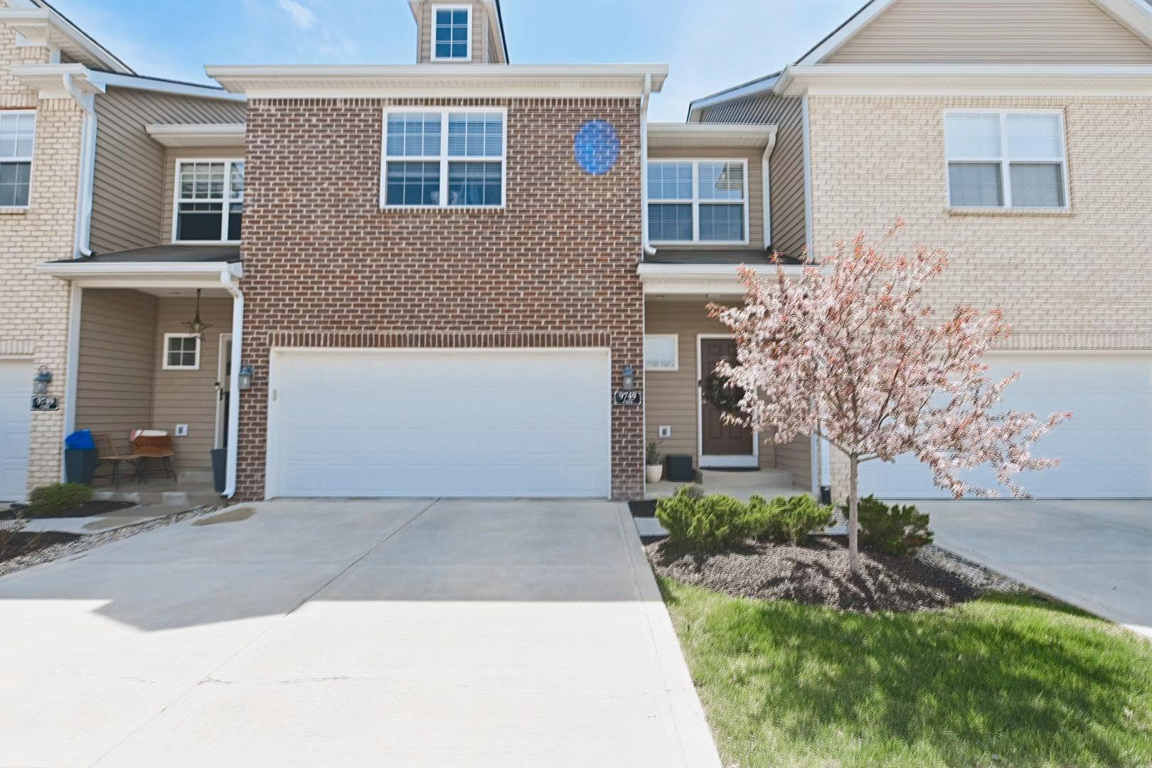 Photo one of 9749 Thorne Cliff Way # 101 Fishers IN 46037 | MLS 21974712