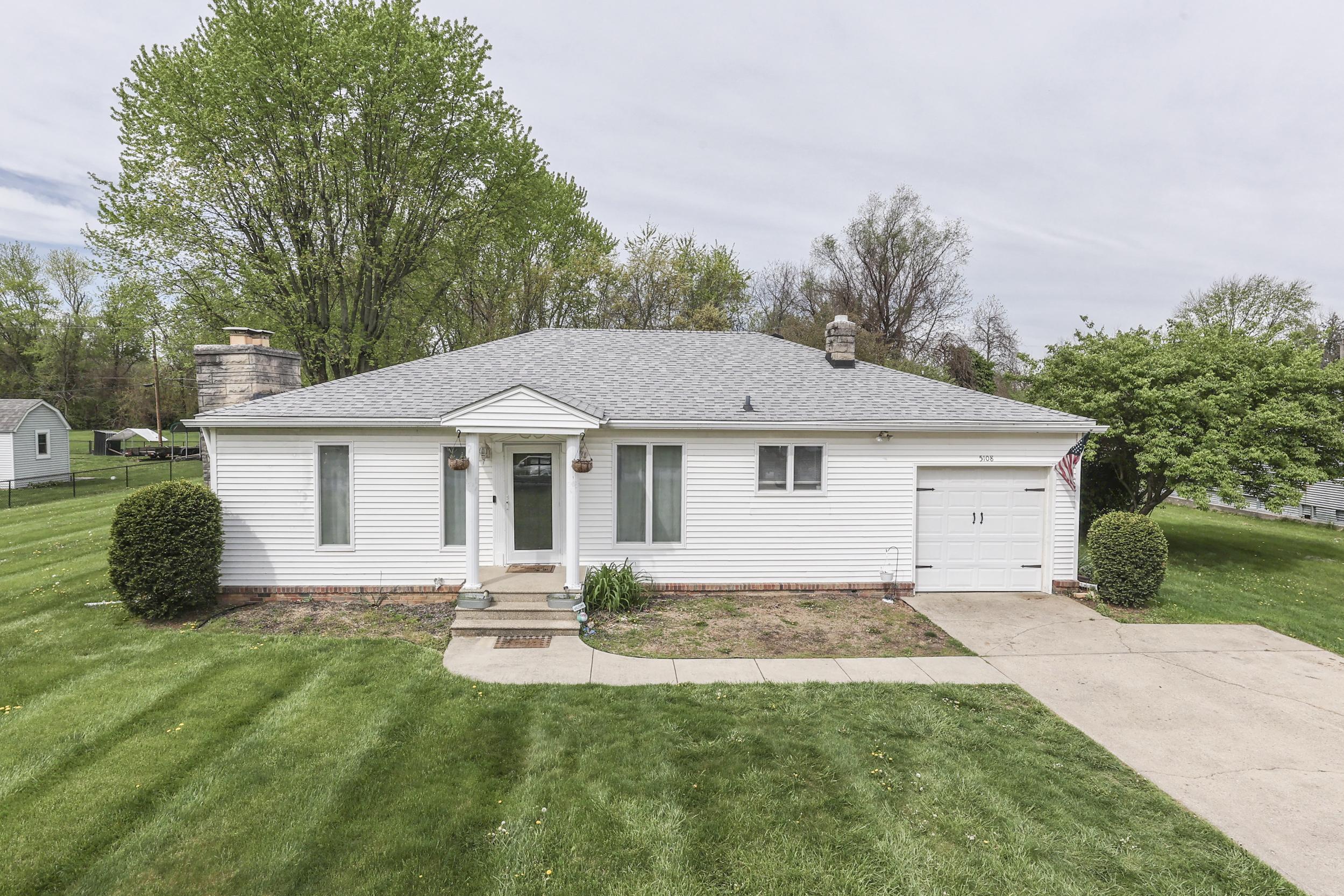 Photo one of 5108 Harlan St Indianapolis IN 46227 | MLS 21974803