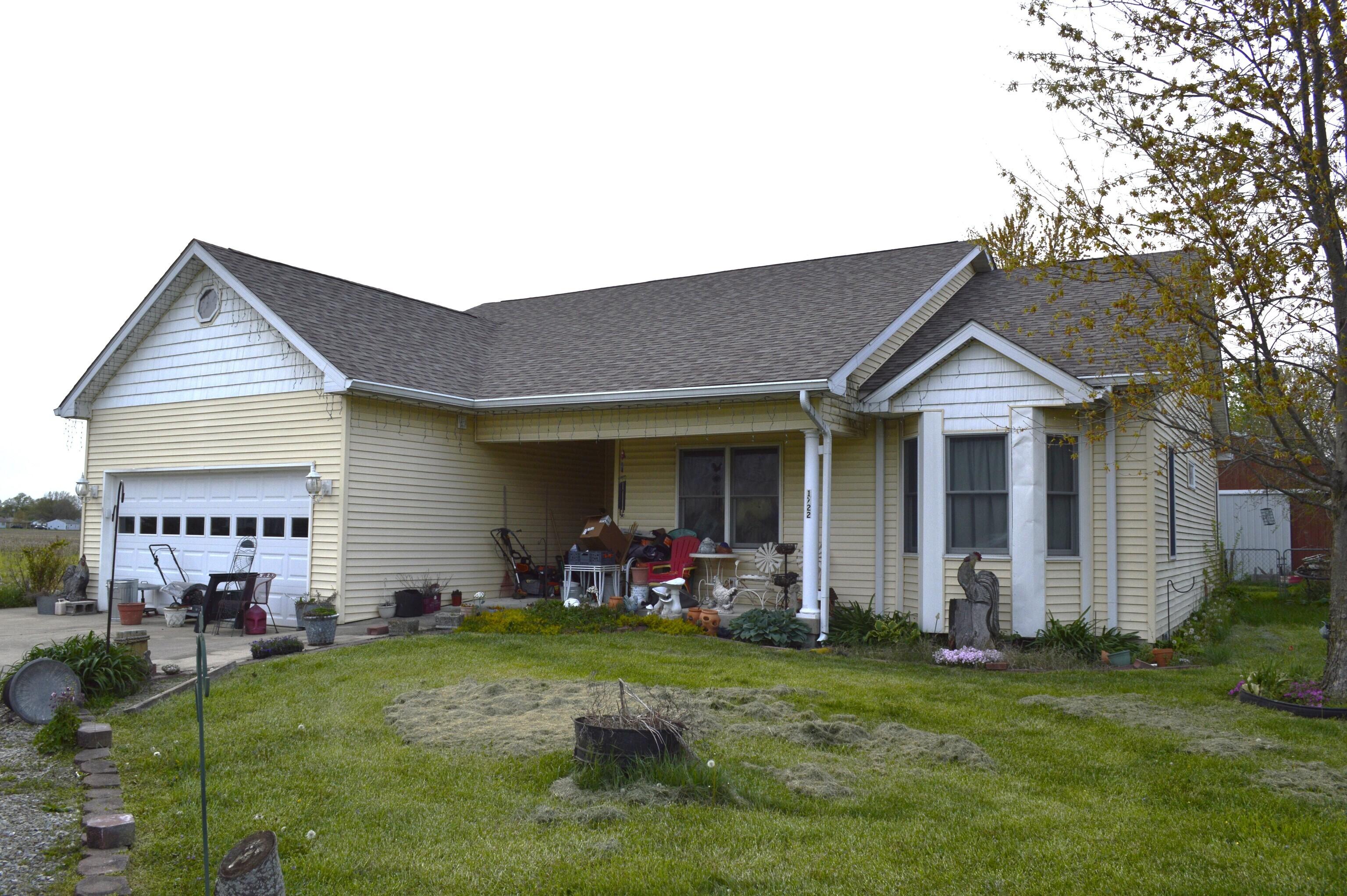 Photo one of 1722 W 1000 N Fortville IN 46040 | MLS 21974835