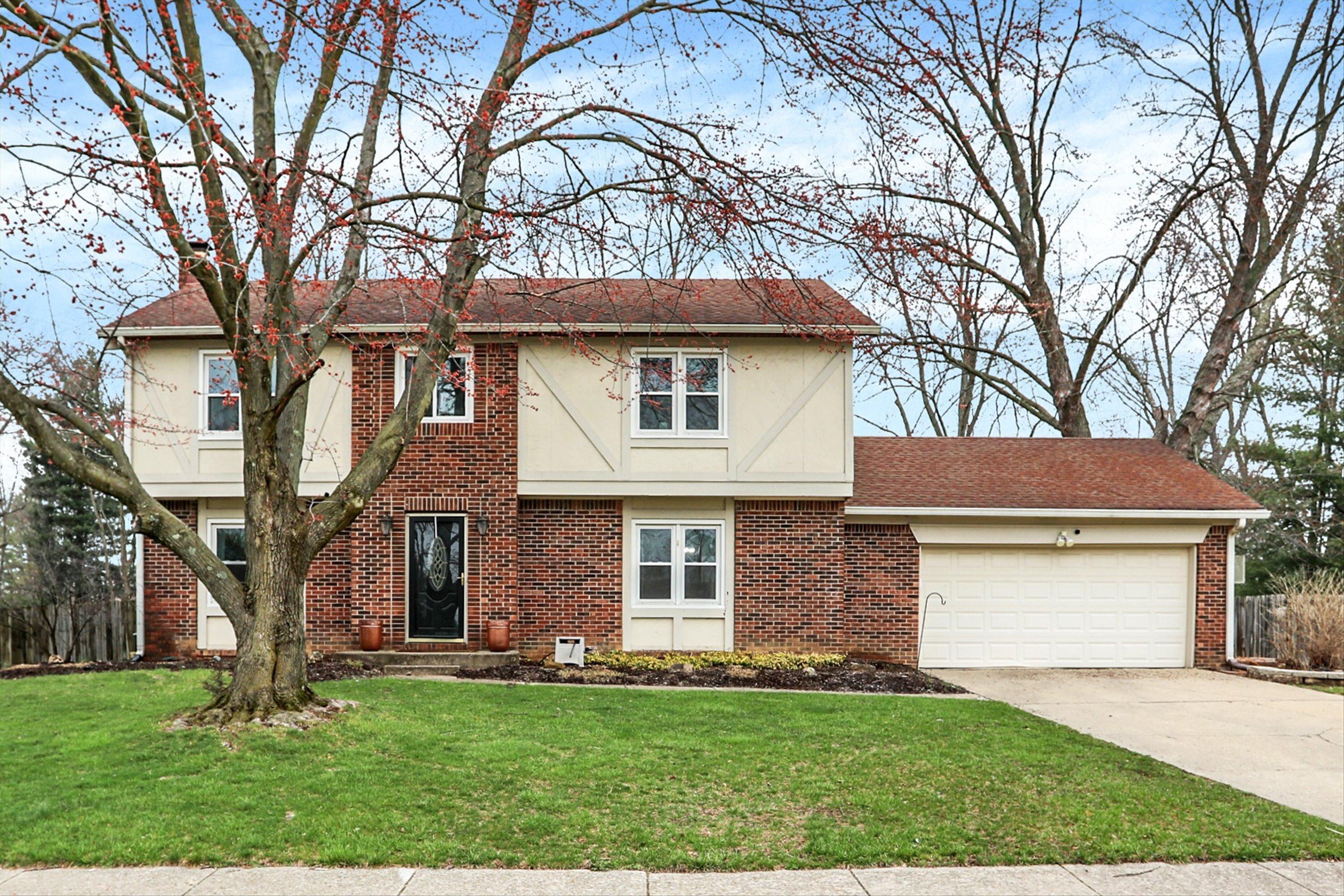 Photo one of 730 Queenswood Dr Indianapolis IN 46217 | MLS 21974945