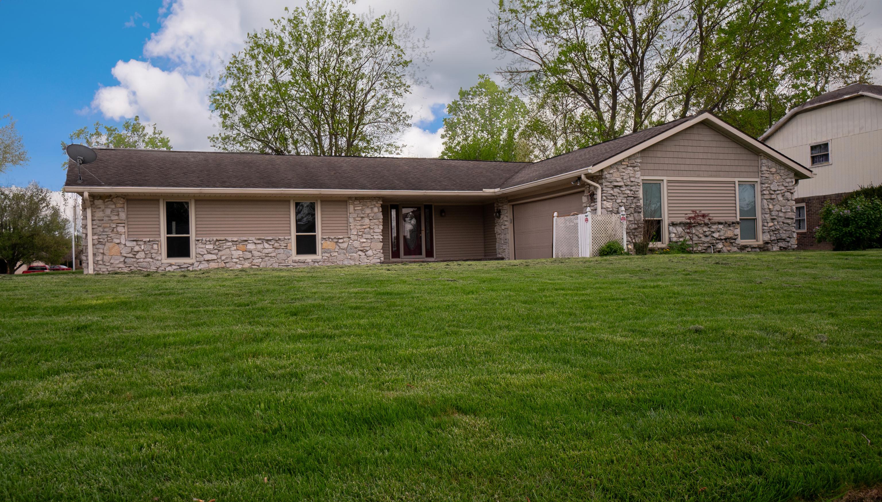 Photo one of 2809 Catalina Dr Anderson IN 46012 | MLS 21974955
