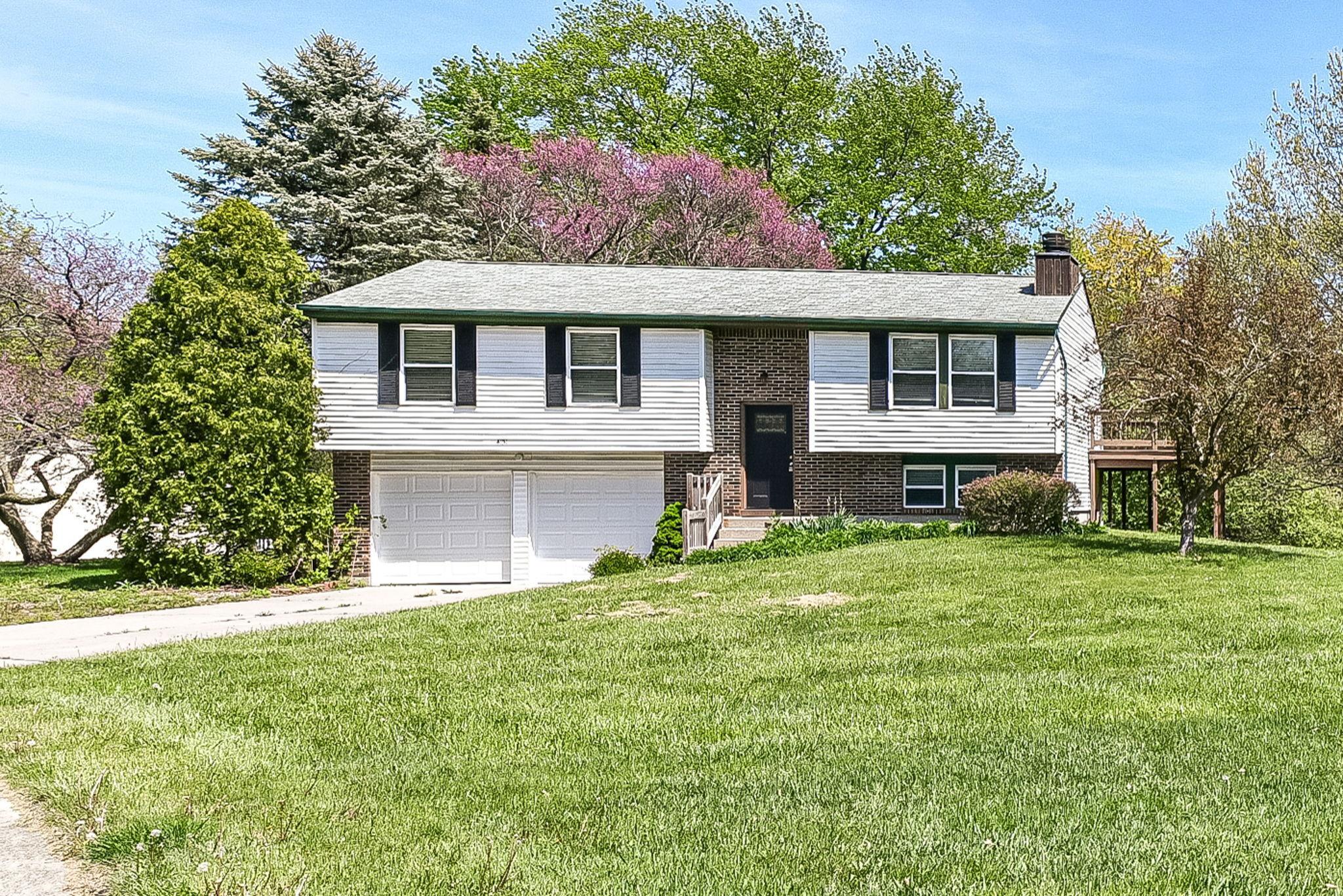 Photo one of 4151 Clayburn Dr Indianapolis IN 46268 | MLS 21974965
