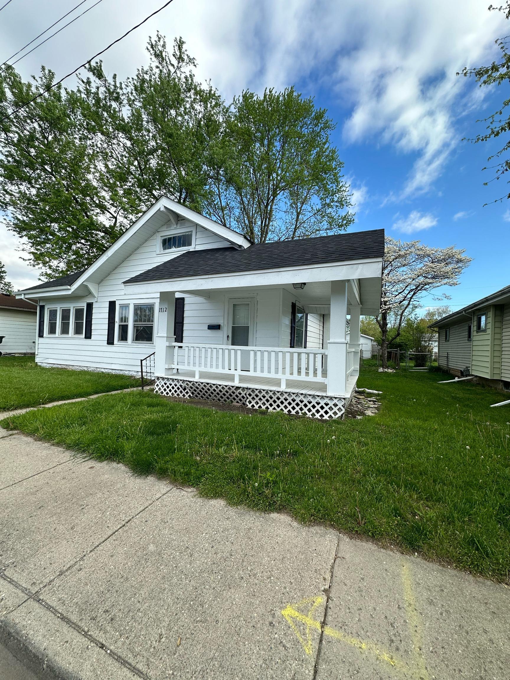 Photo one of 1712 W 8Th St Anderson IN 46016 | MLS 21974997