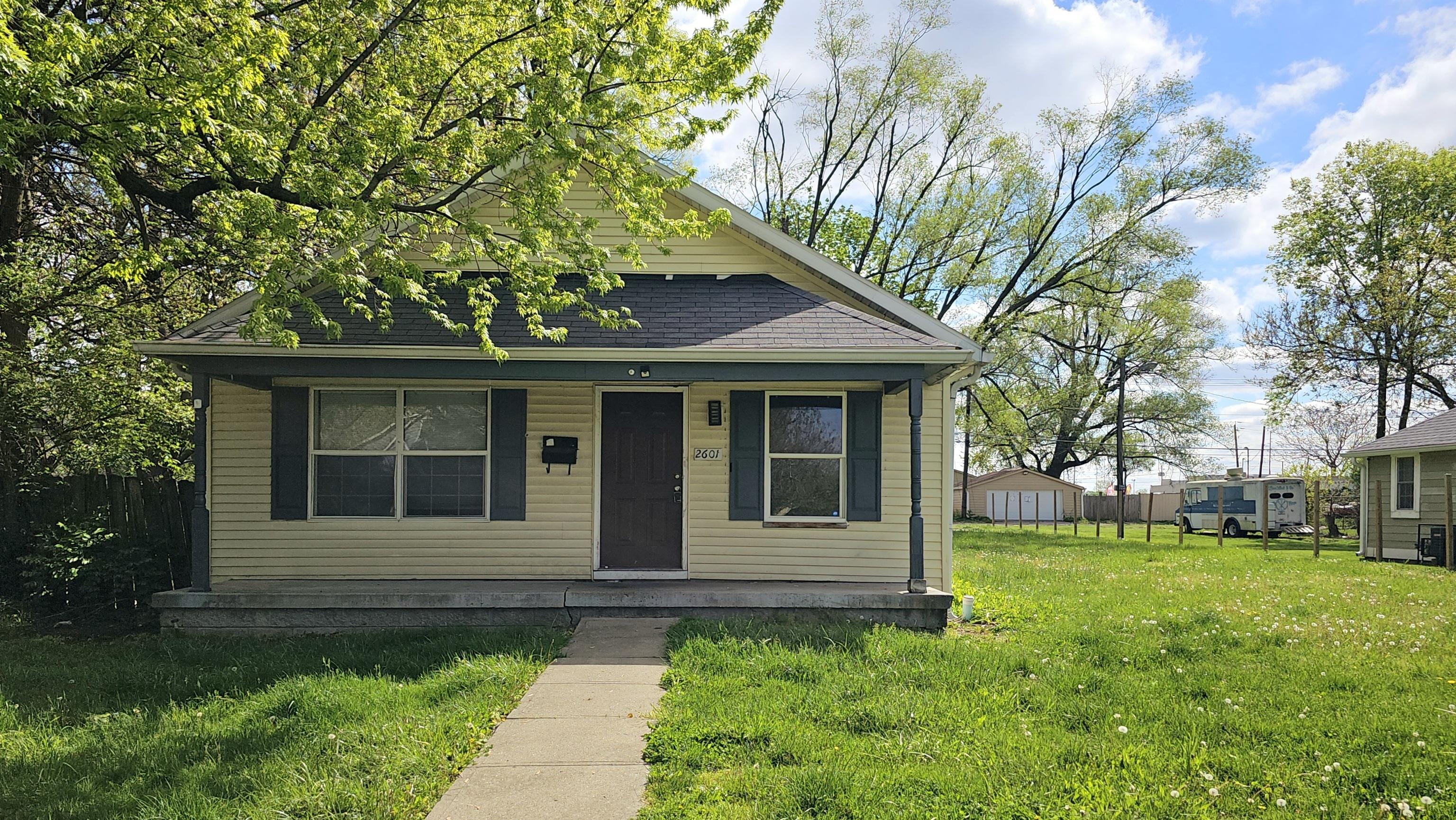 Photo one of 2601 Station St Indianapolis IN 46218 | MLS 21975010
