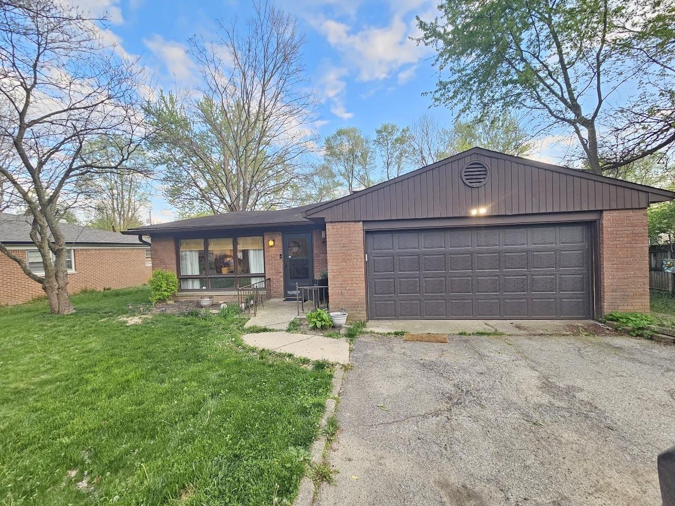 Photo one of 3143 W 49Th St Indianapolis IN 46228 | MLS 21975077