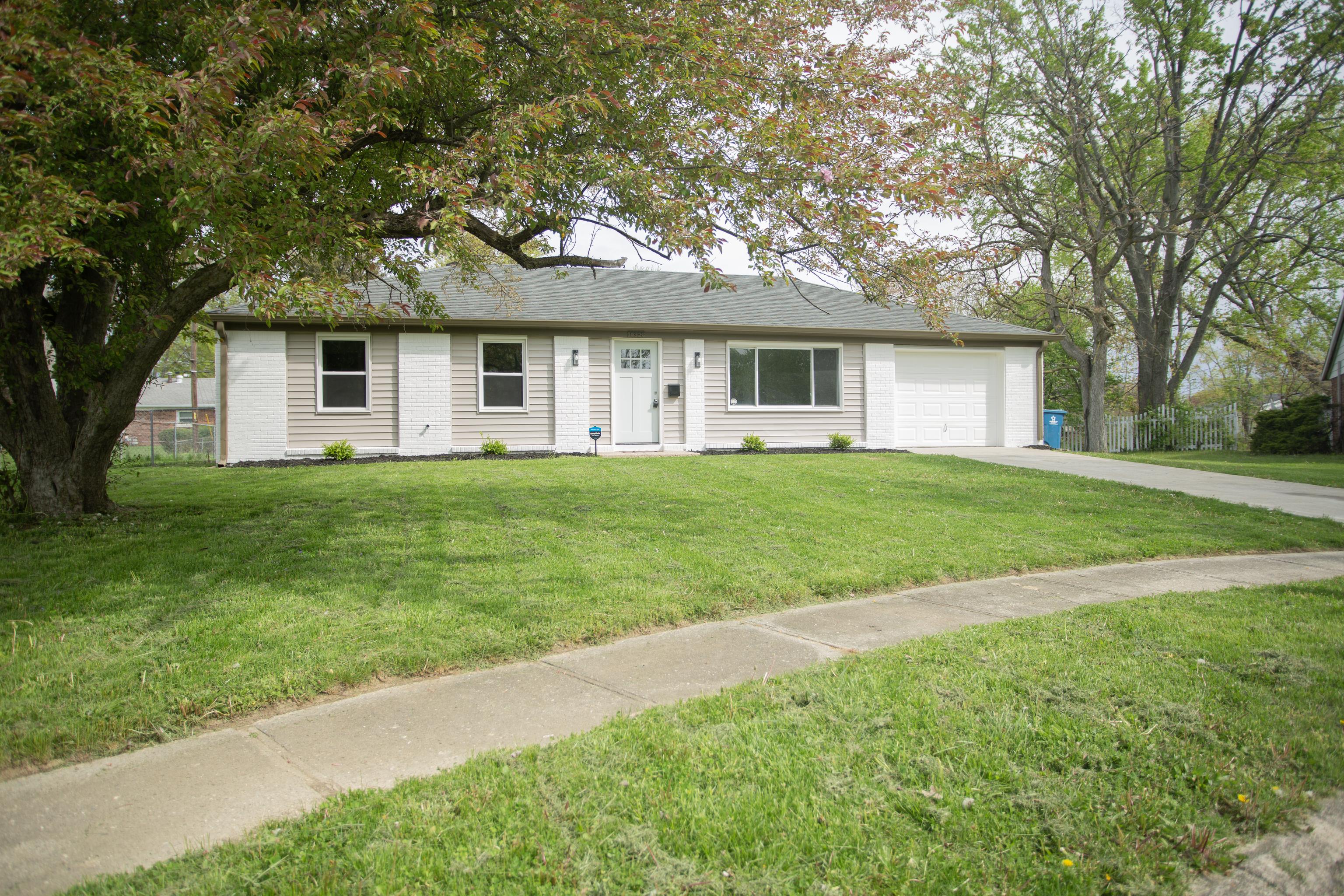 Photo one of 10326 Ronald Ct Indianapolis IN 46229 | MLS 21975428