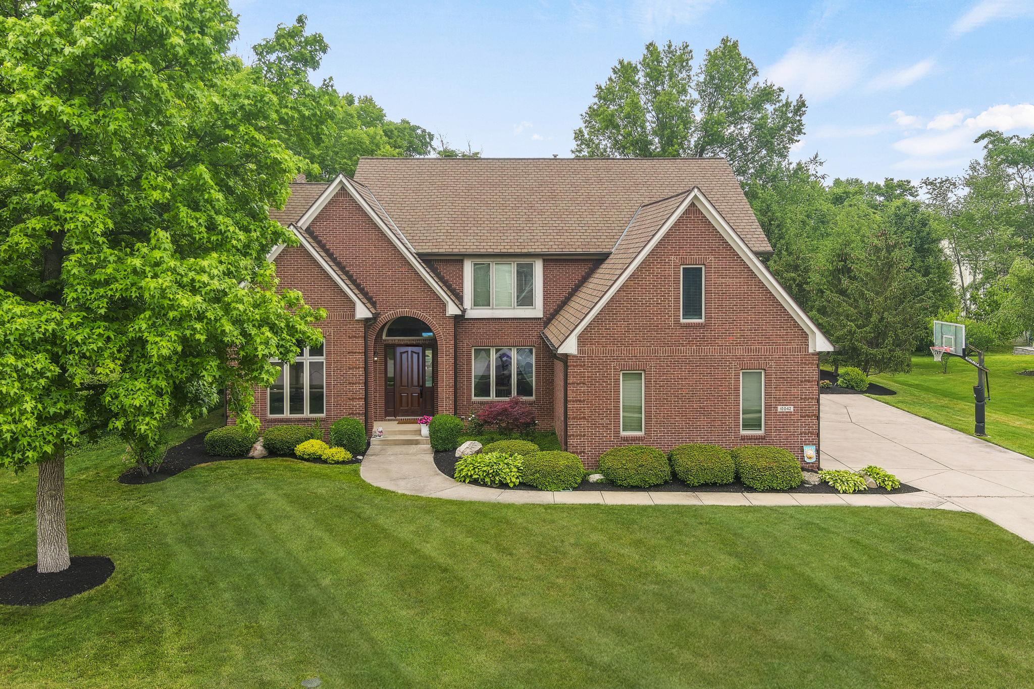 Photo one of 10042 Hickory Ridge Dr Zionsville IN 46077 | MLS 21975528