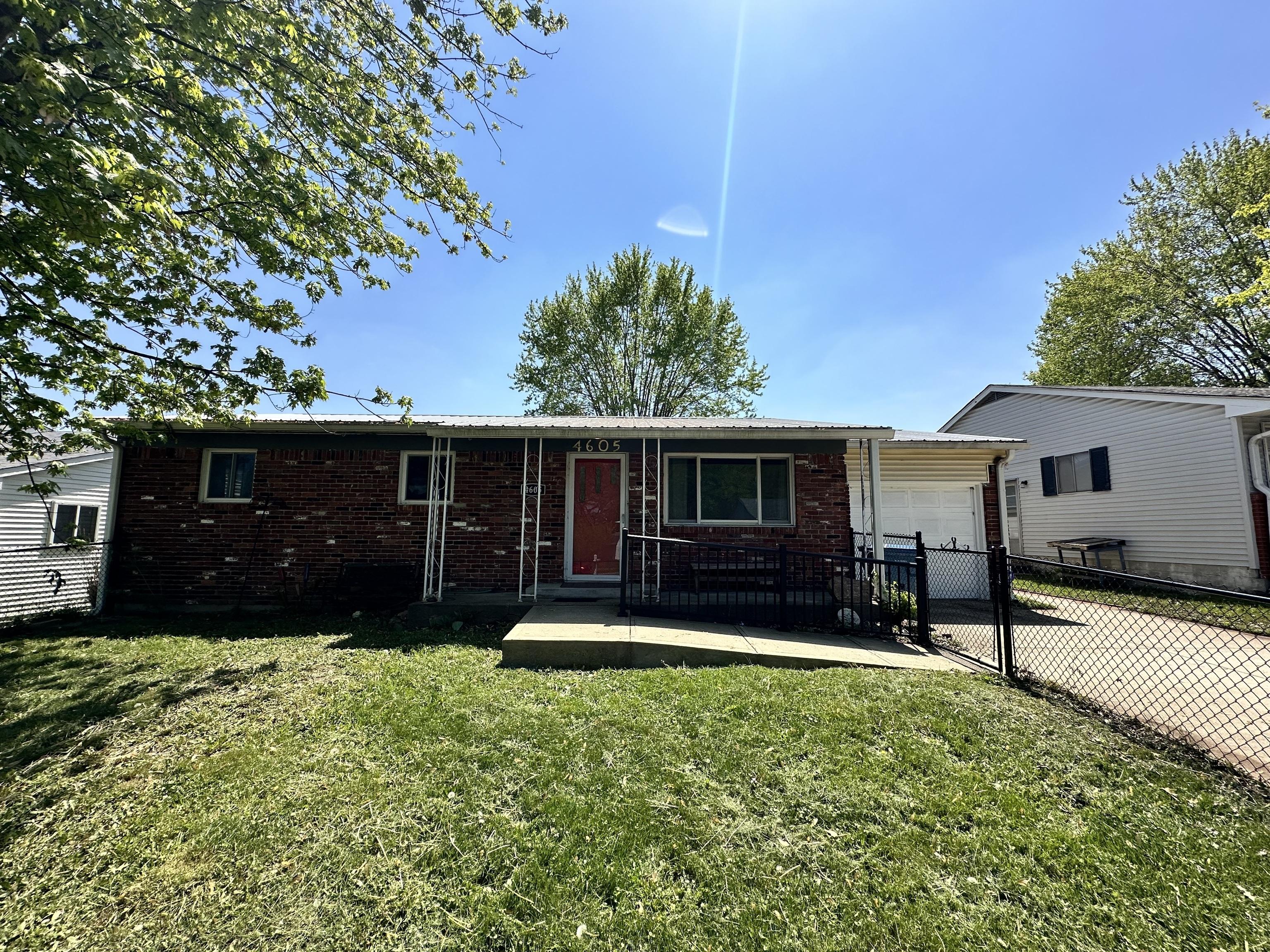 Photo one of 4605 Santa Fe Dr Indianapolis IN 46241 | MLS 21975615