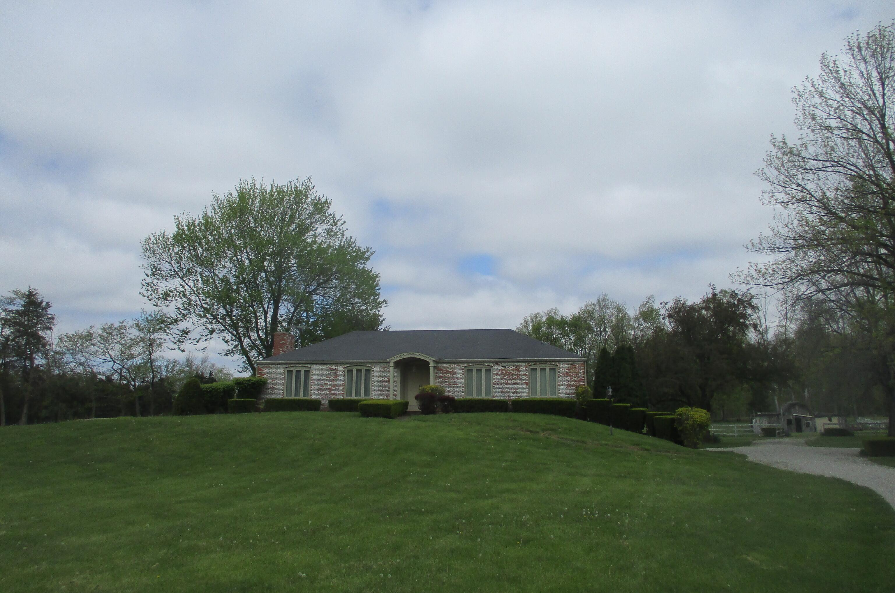 Photo one of 12960 E Legal Tender Rd Columbus IN 47203 | MLS 21975699