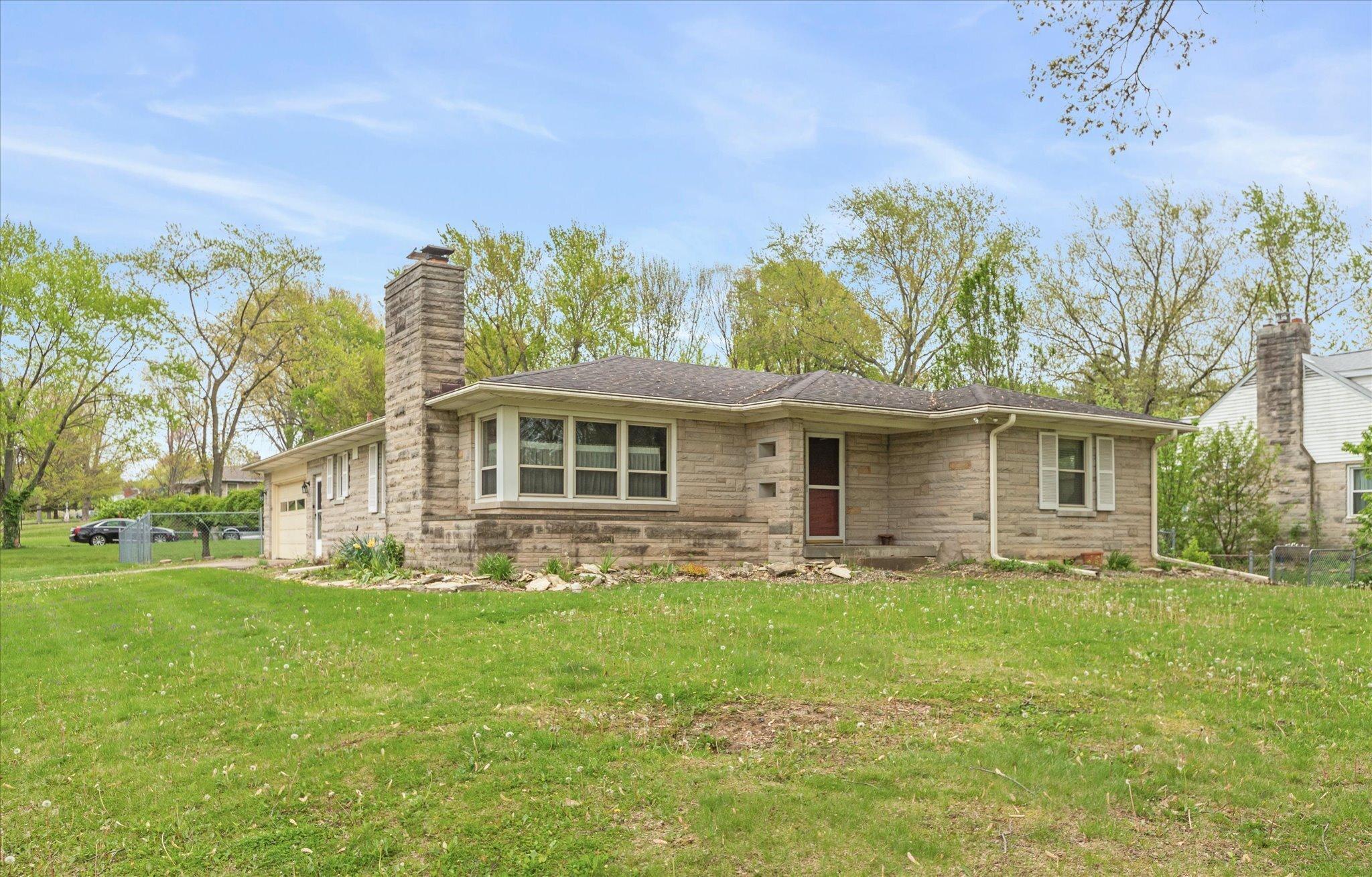 Photo one of 6571 E Pleasant Run Pkwy S Dr Indianapolis IN 46219 | MLS 21975715