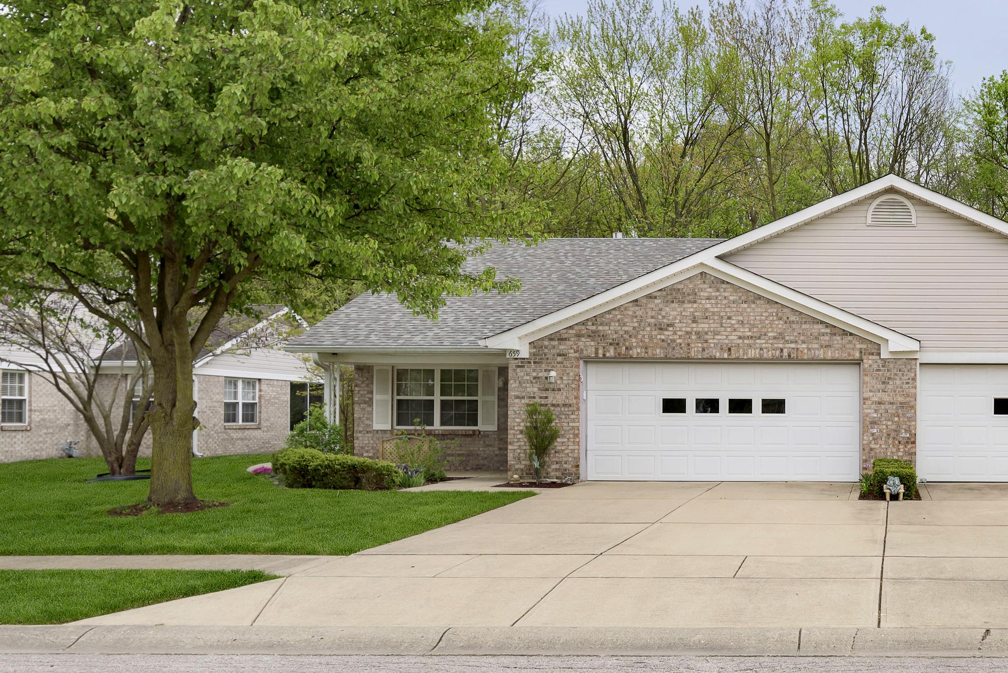 Photo one of 659 Moonglow Ln Indianapolis IN 46217 | MLS 21975761