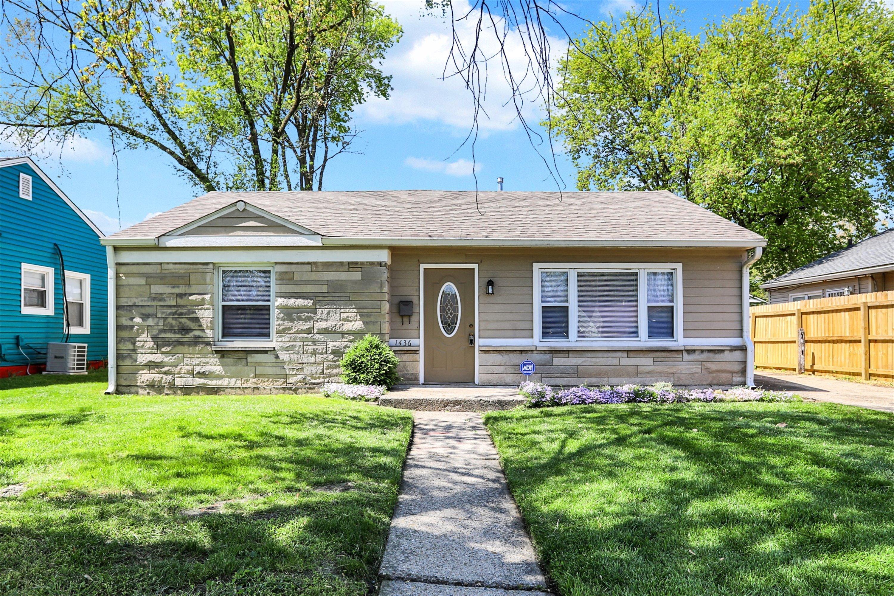 Photo one of 1436 E Lynn Dr Indianapolis IN 46202 | MLS 21976065