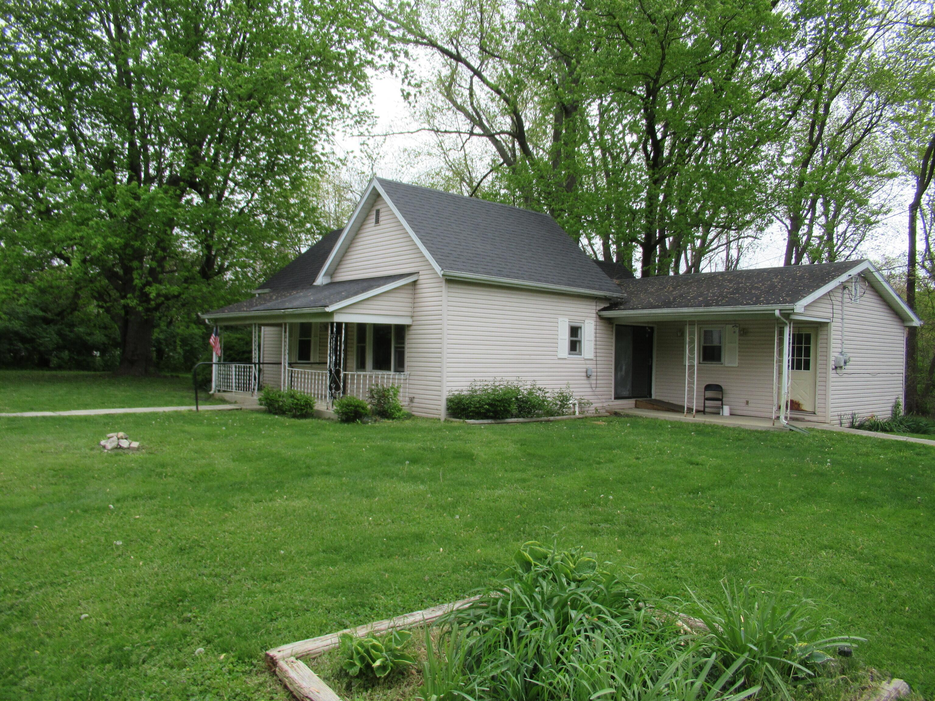 Photo one of 3013 W 450 N Fairland IN 46126 | MLS 21976240