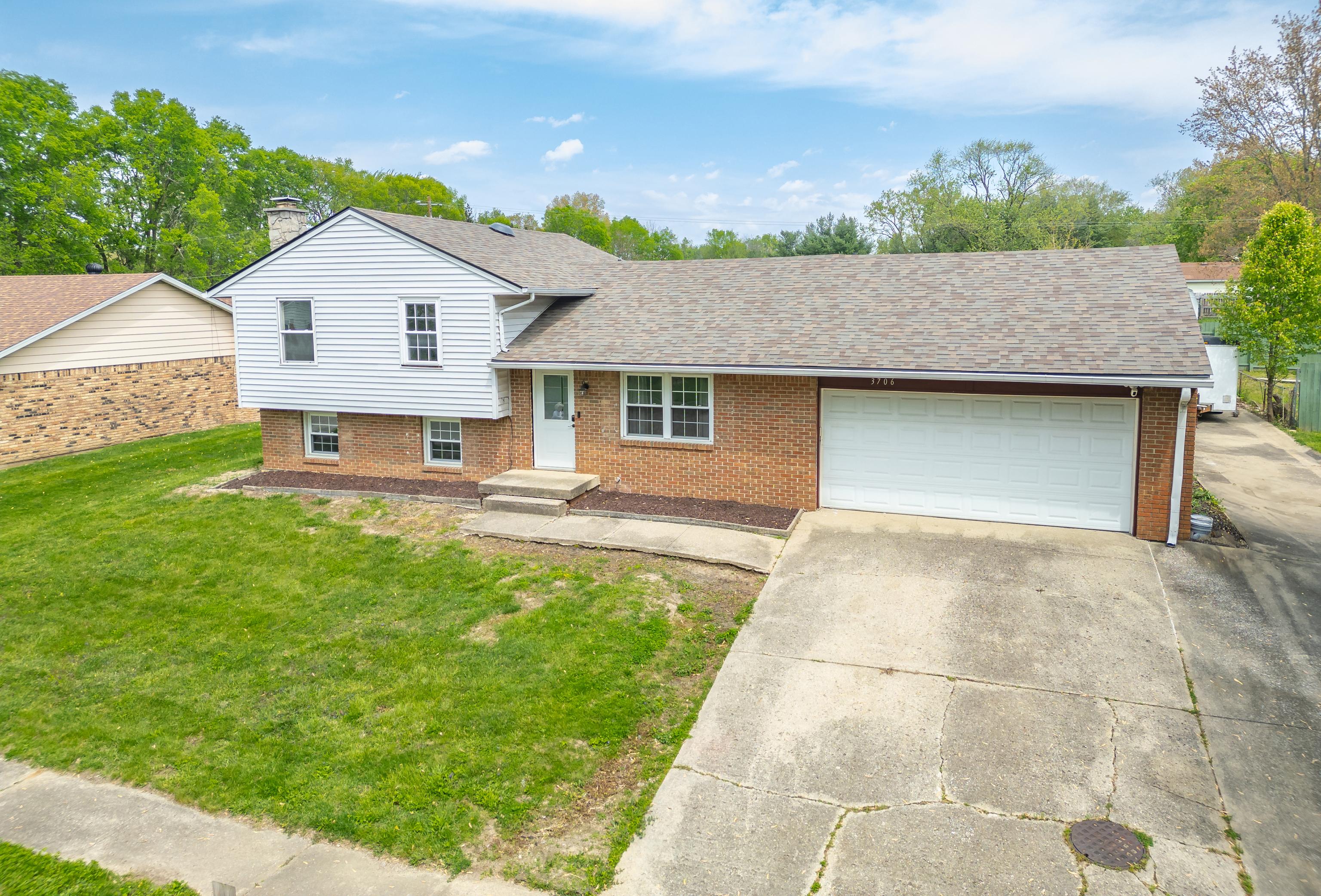 Photo one of 3706 Candy Cane Dr Indianapolis IN 46227 | MLS 21976395