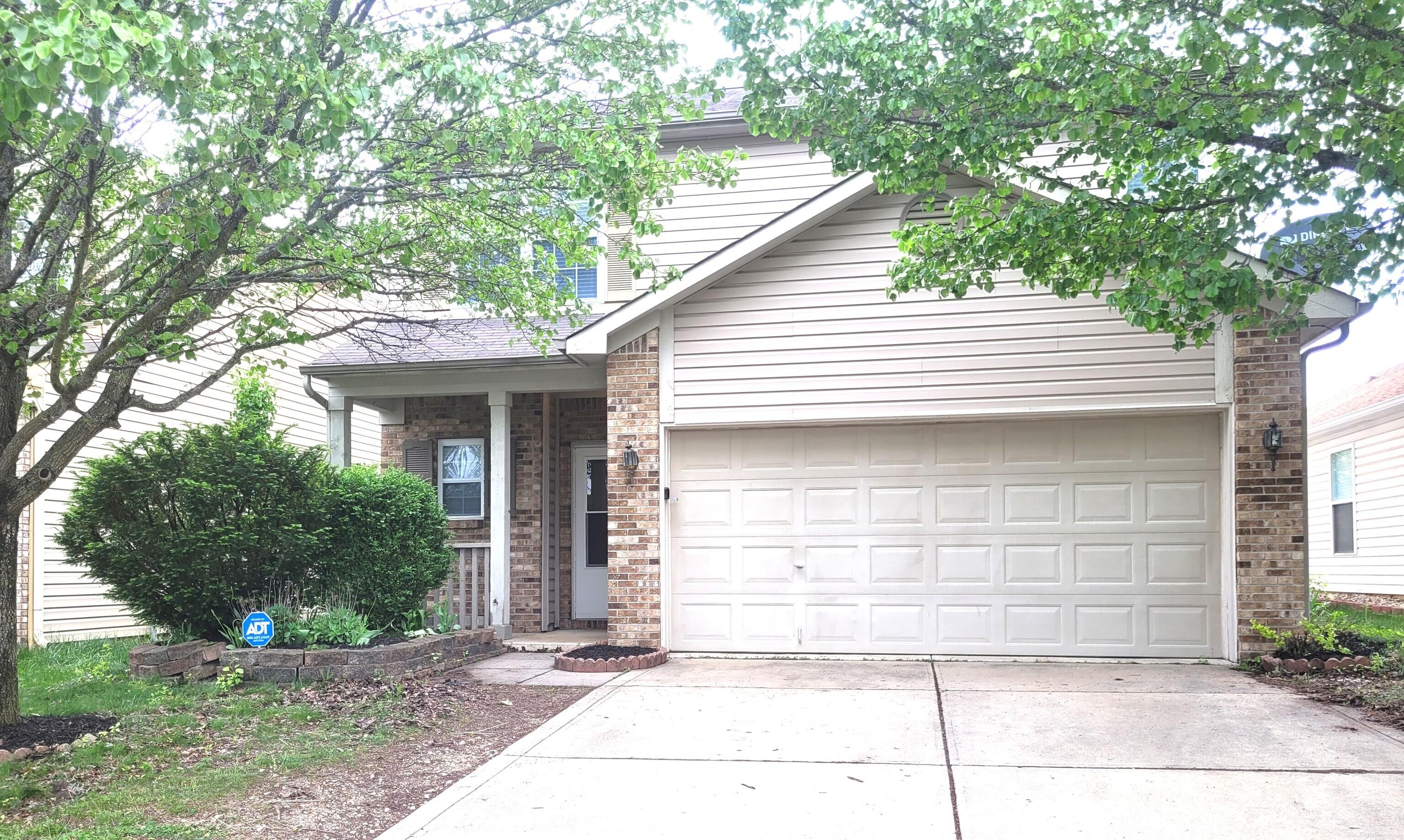 Photo one of 2624 Mingo Ln Indianapolis IN 46217 | MLS 21976964