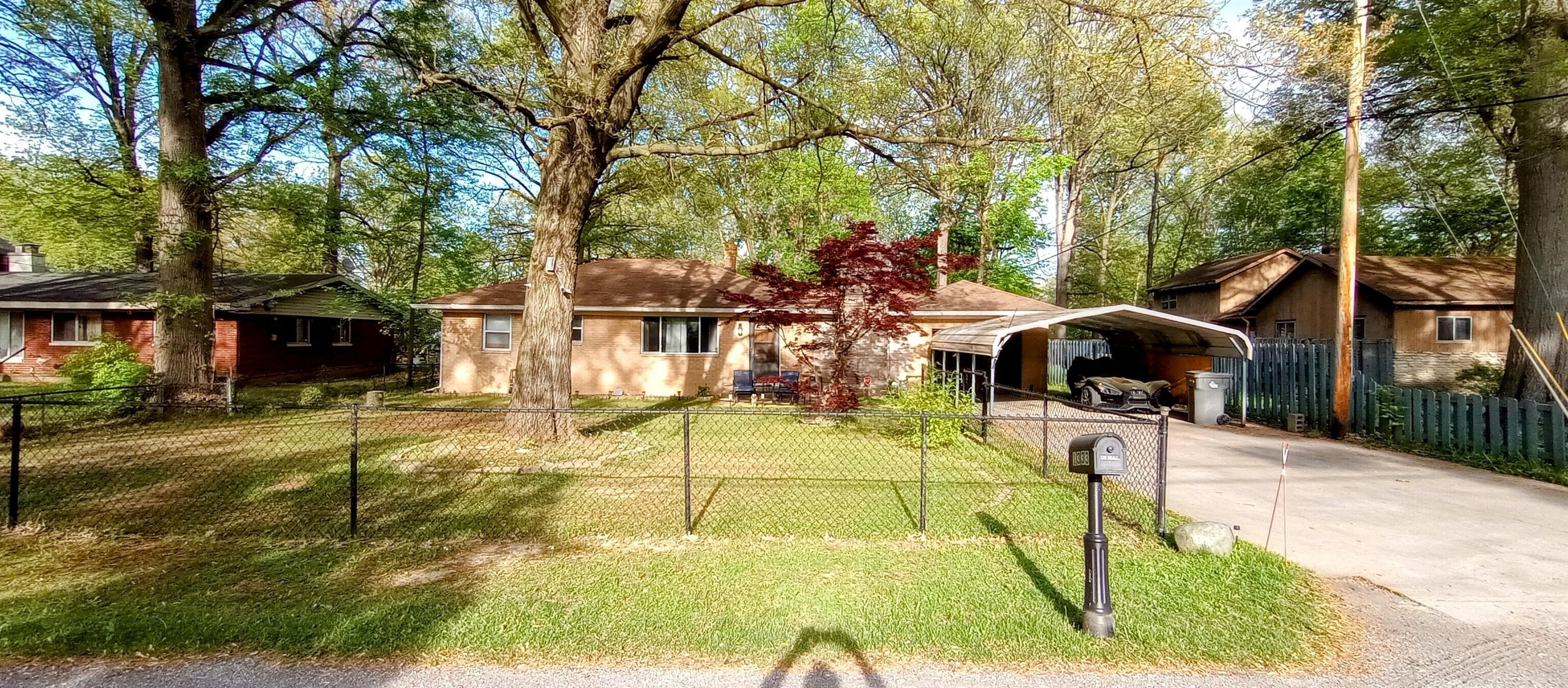 Photo one of 1333 N Ridgeview Dr Indianapolis IN 46219 | MLS 21976999