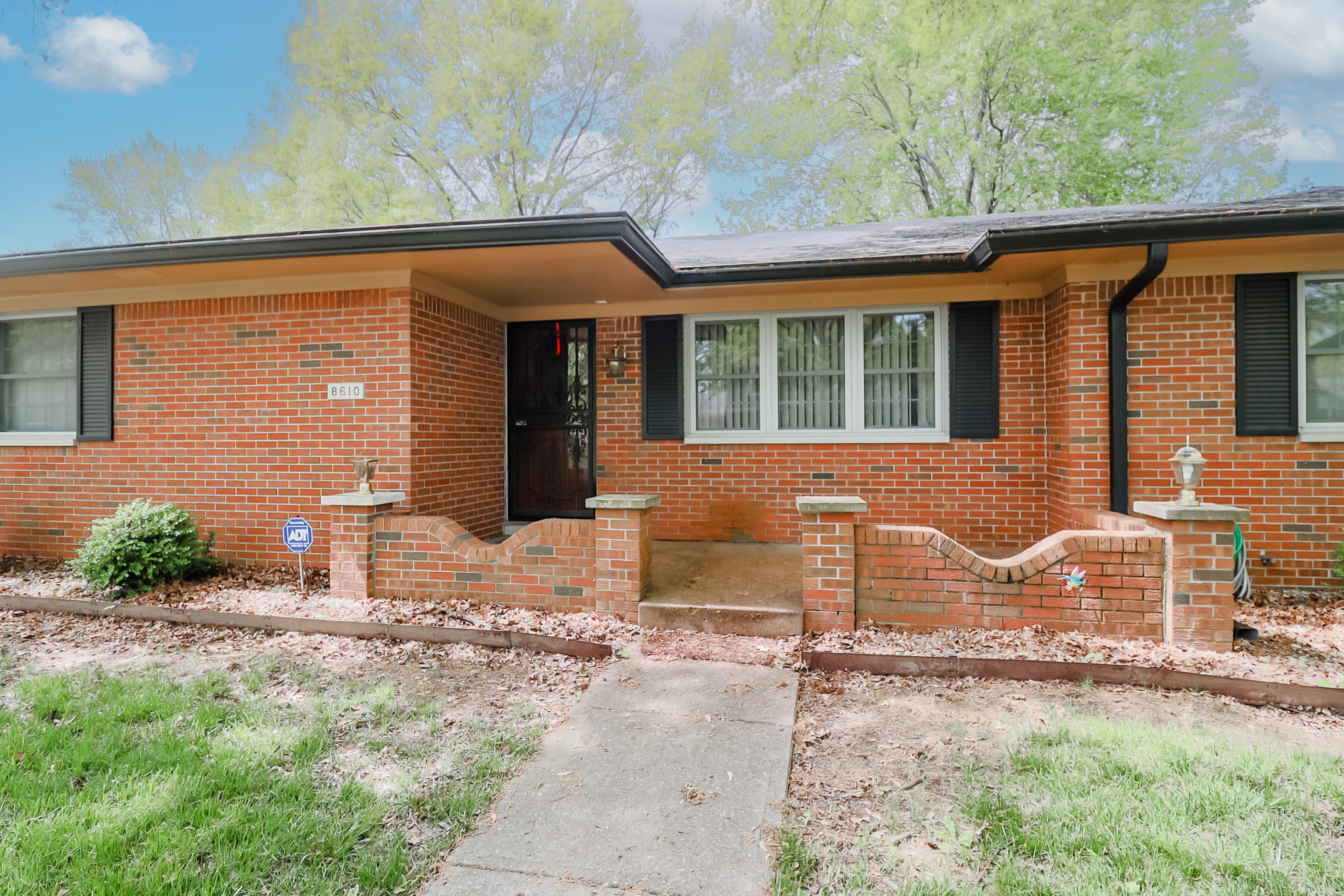 Photo one of 8610 Royal Meadow Dr Indianapolis IN 46217 | MLS 21977256