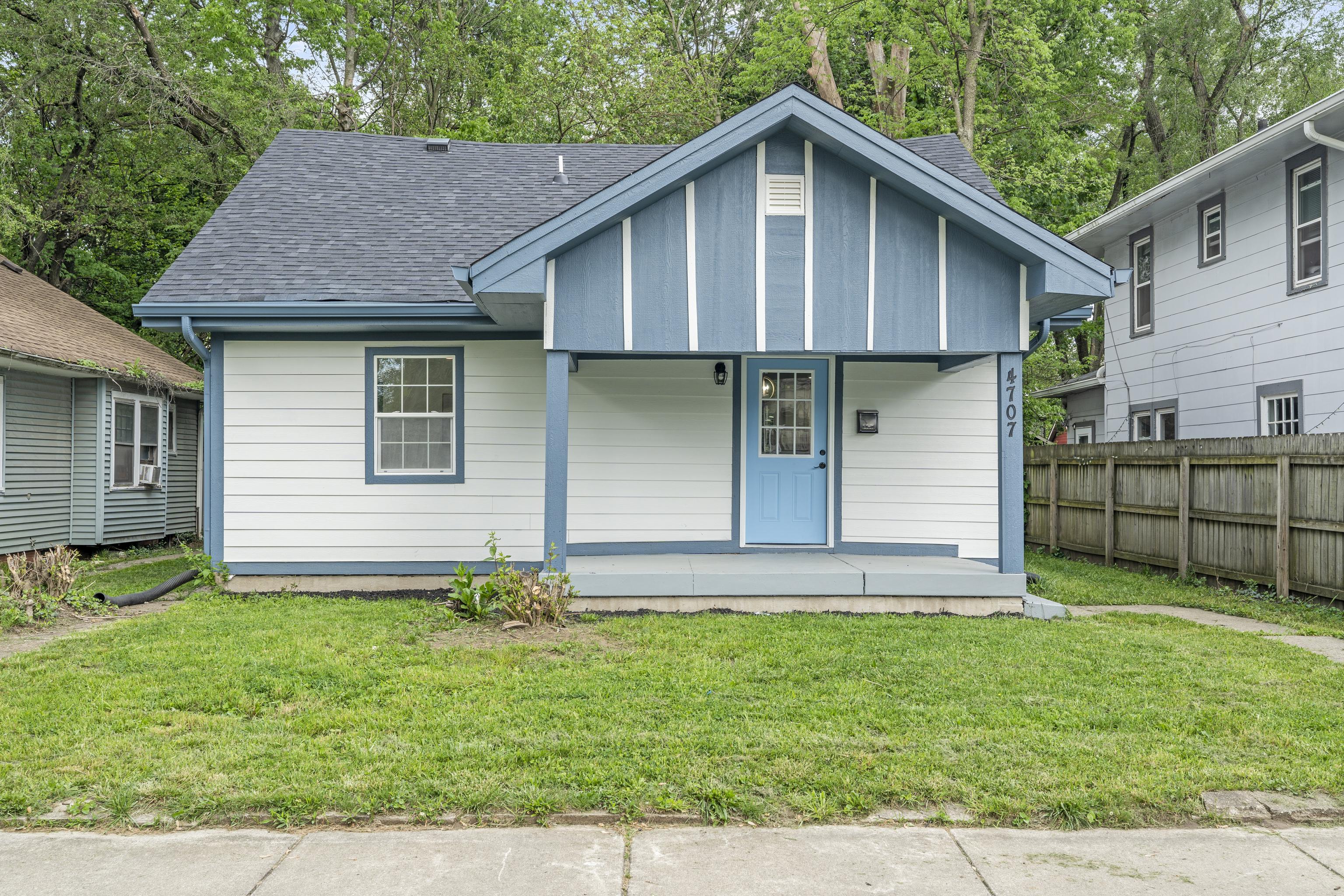 Photo one of 4707 Guilford Ave Indianapolis IN 46205 | MLS 21977316