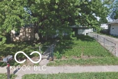 Photo one of 2515 S Lockburn St Indianapolis IN 46241 | MLS 21991938