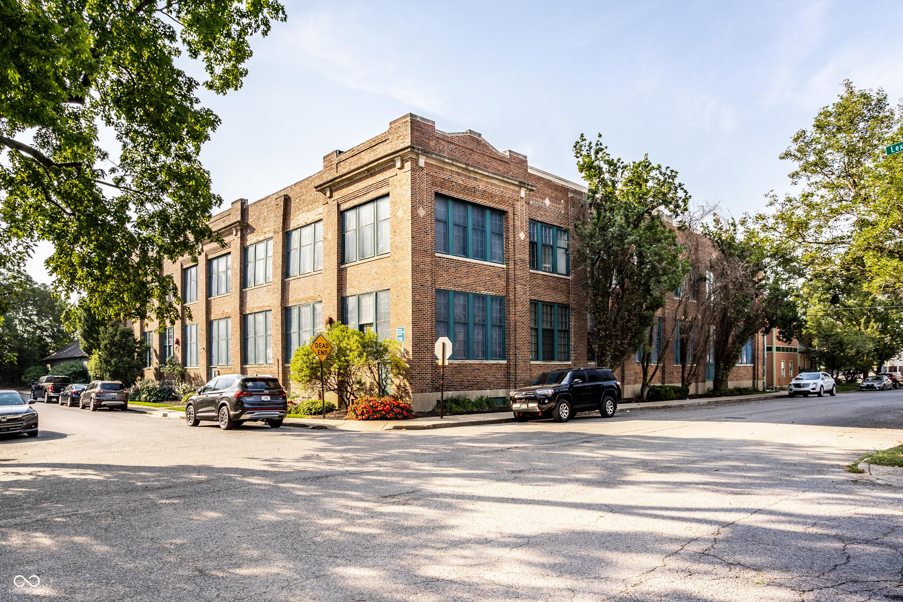 Photo one of 735 Lexington Ave # Apt 8 Indianapolis IN 46203 | MLS 21995954
