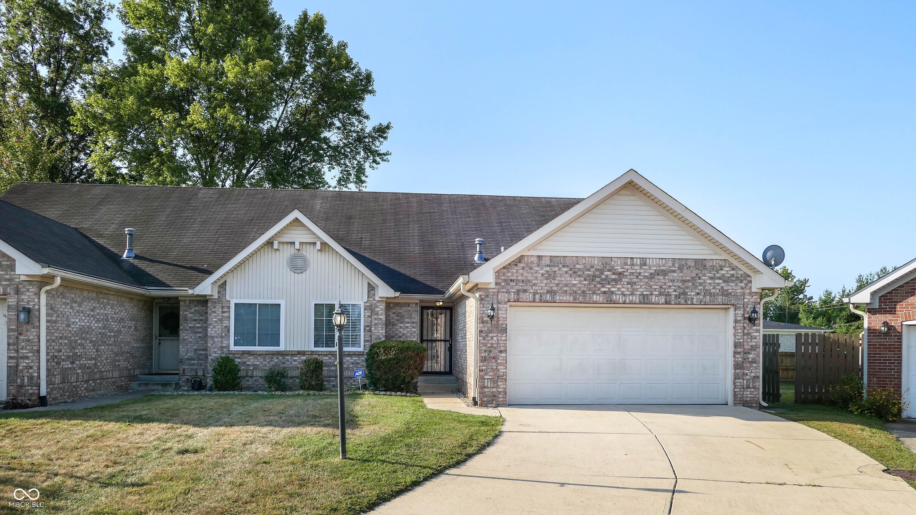 Photo one of 709 Silver Fox Ct Indianapolis IN 46217 | MLS 22000610