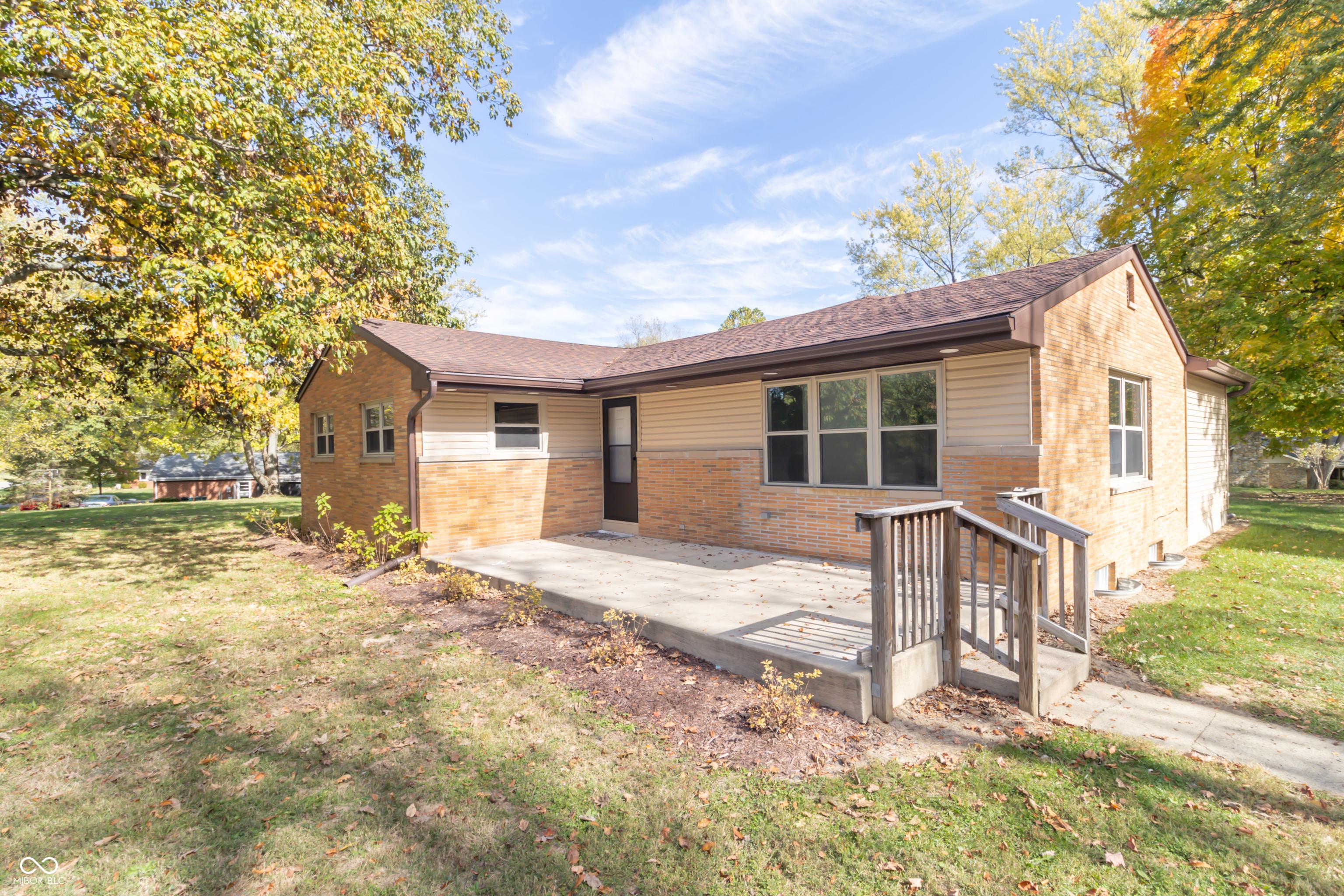 Photo one of 408 N Sherwood Dr Muncie IN 47304 | MLS 22012282