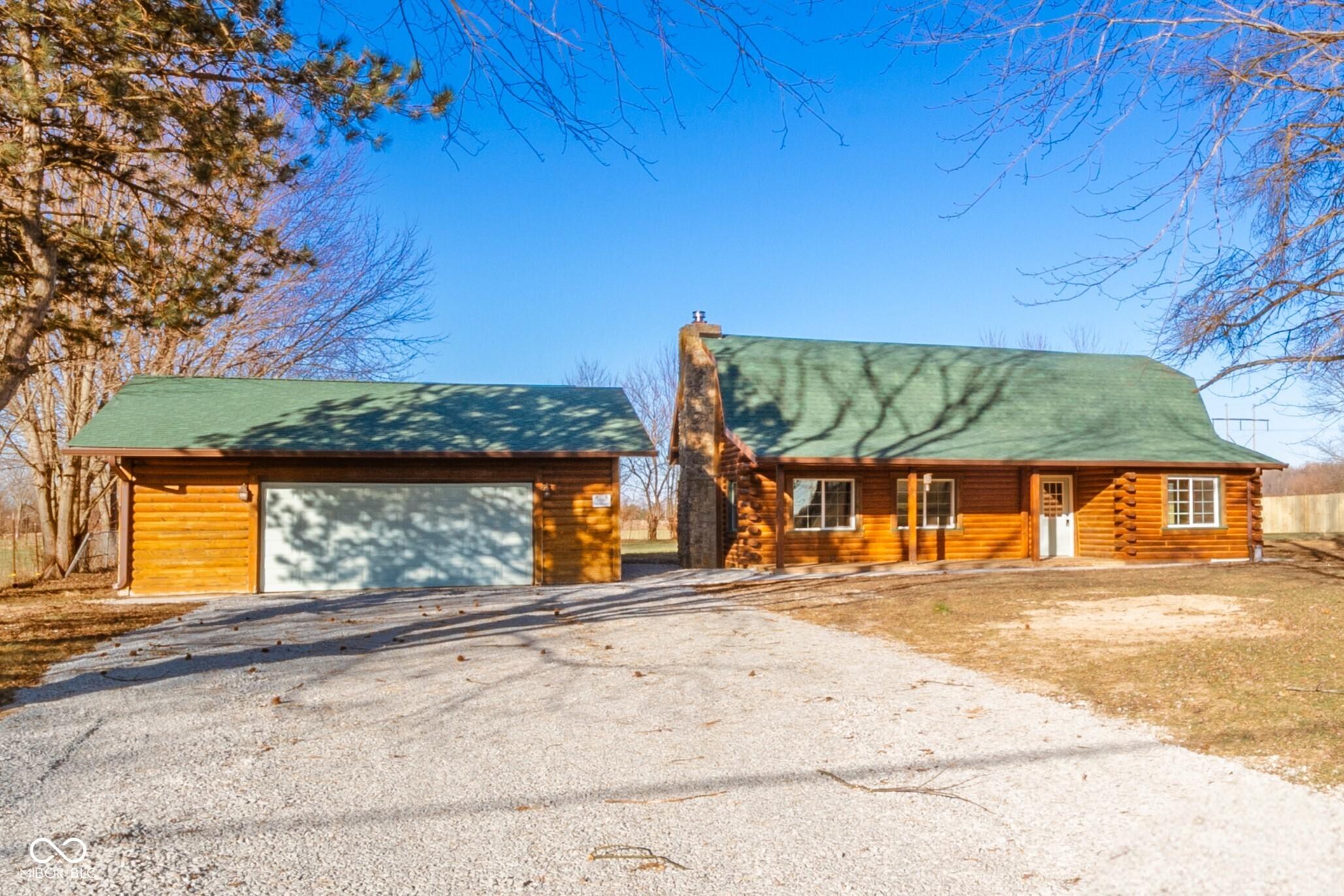 Photo one of 4298 W 300 N Anderson IN 46011 | MLS 22014416