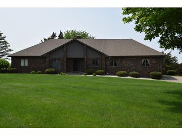 Photo one of 2415 Overlook Dr Shelbyville IN 46176 | MLS 21921831
