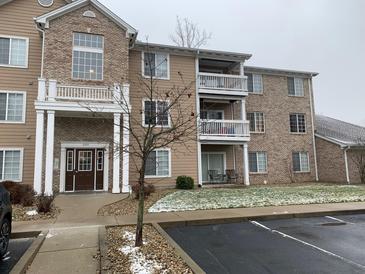 Photo one of 6525 Emerald Hill Ct # 104 Indianapolis IN 46237 | MLS 21962597