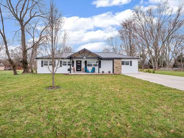 Photo one of 730 S Green St Brownsburg IN 46112 | MLS 21968566