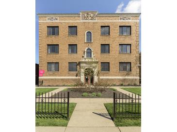 Photo one of 5347 N College Ave # Apt 303 Indianapolis IN 46220 | MLS 21970485