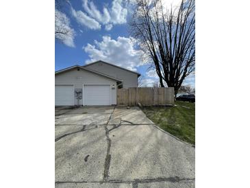 Photo one of 8017 Xenia Dr Indianapolis IN 46227 | MLS 21970506