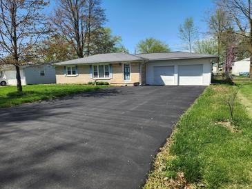 Photo one of 2042 W Northgate Dr Columbus IN 47201 | MLS 21973847