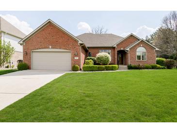 Photo one of 691 Walnut Woods Dr Greenwood IN 46142 | MLS 21974543