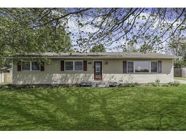 Photo one of 947 Berry Rd Greenwood IN 46143 | MLS 21975263