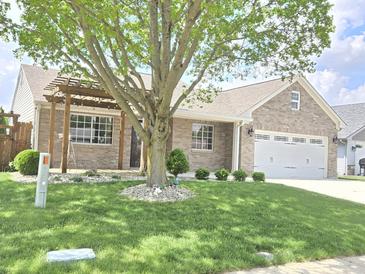 Photo one of 1407 Chesterfield Dr Anderson IN 46012 | MLS 21977381