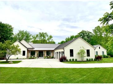 Photo one of 6115 Stonegate Run Zionsville IN 46077 | MLS 21977948