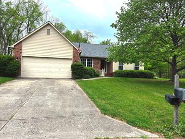 Photo one of 7825 Geist Bluff Dr Indianapolis IN 46236 | MLS 21978764