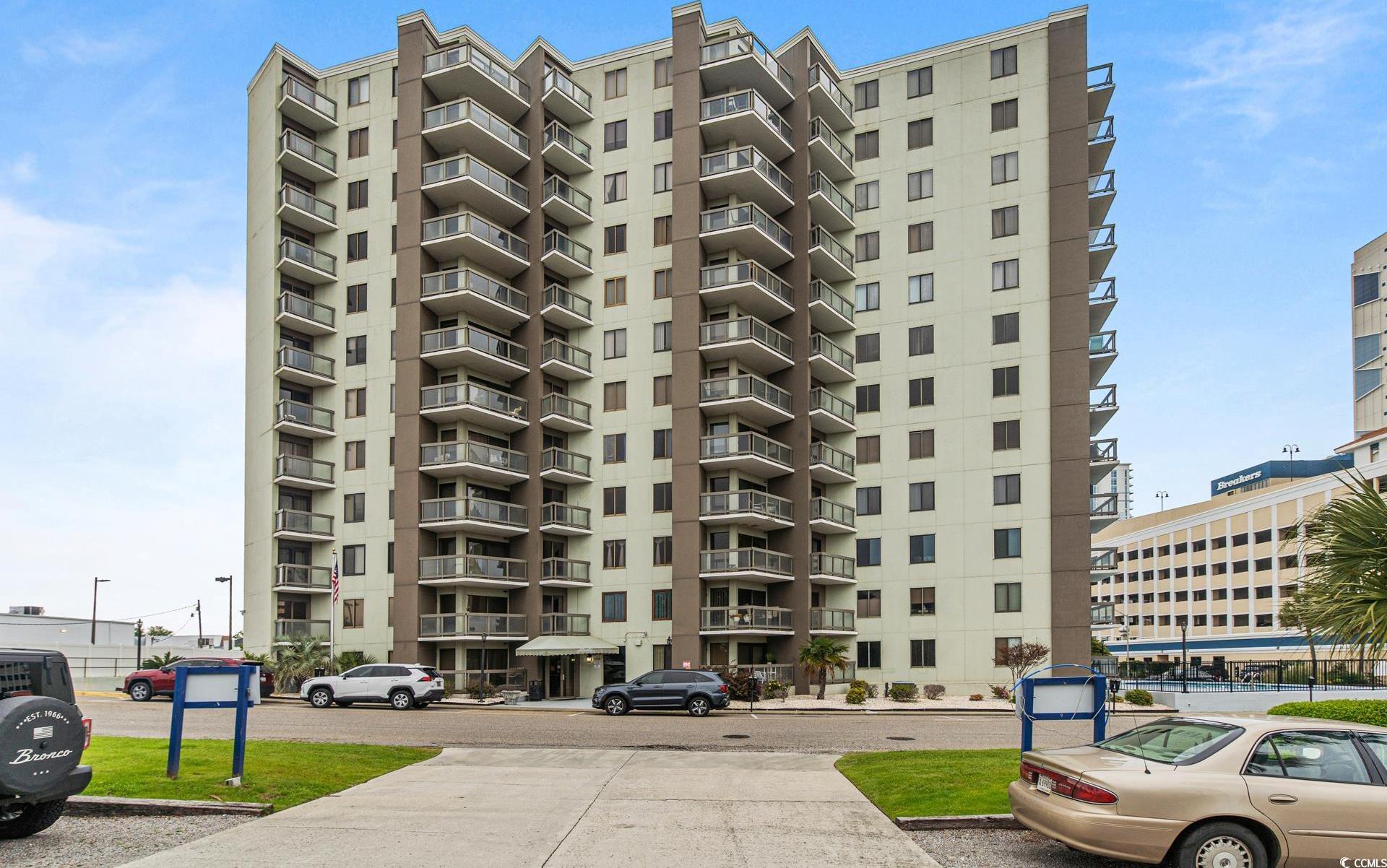 Photo one of 400 20Th Ave. N # 204 Myrtle Beach SC 29577 | MLS 2410069