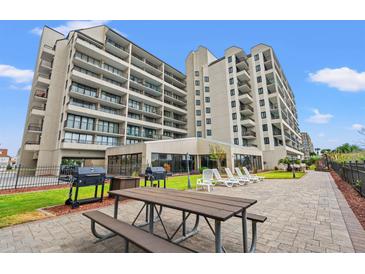 Building with picnic tables and grills at 4719 South Ocean Blvd. # 309, North Myrtle Beach, SC 29582