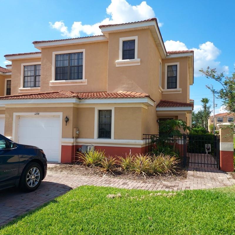 Photo one of 1298 Clove Dr Kissimmee FL 34759 | MLS A4609343