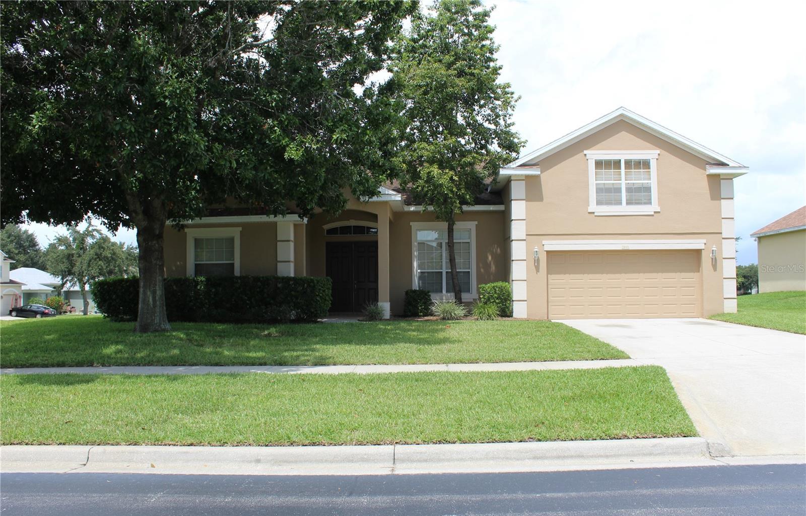 Photo one of 2891 Majestic Isle Dr Clermont FL 34711 | MLS G5071396