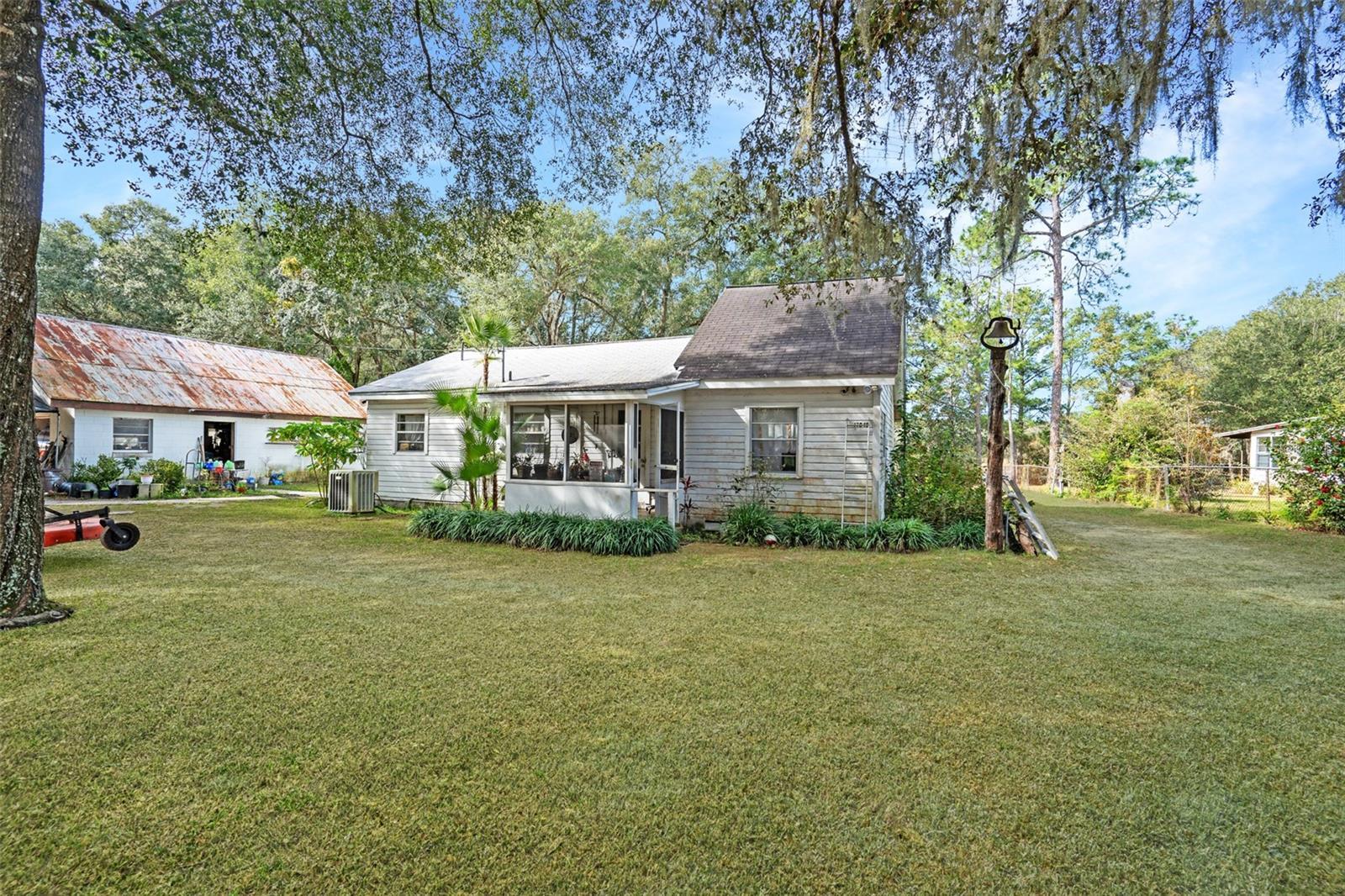 Photo one of 17949 County Road 455 Clermont FL 34715 | MLS G5073079