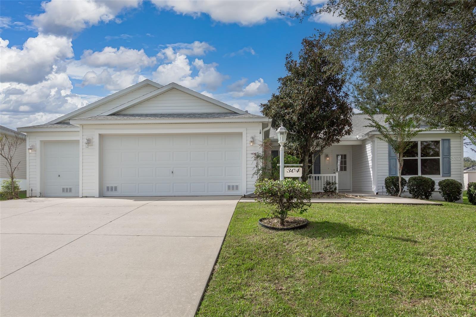 Photo one of 304 Knoll Pl The Villages FL 32162 | MLS G5073361