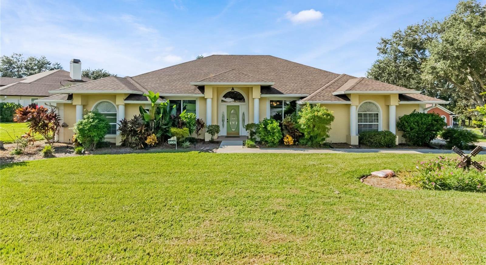 Photo one of 11601 Chantilly Ct Clermont FL 34711 | MLS G5074505