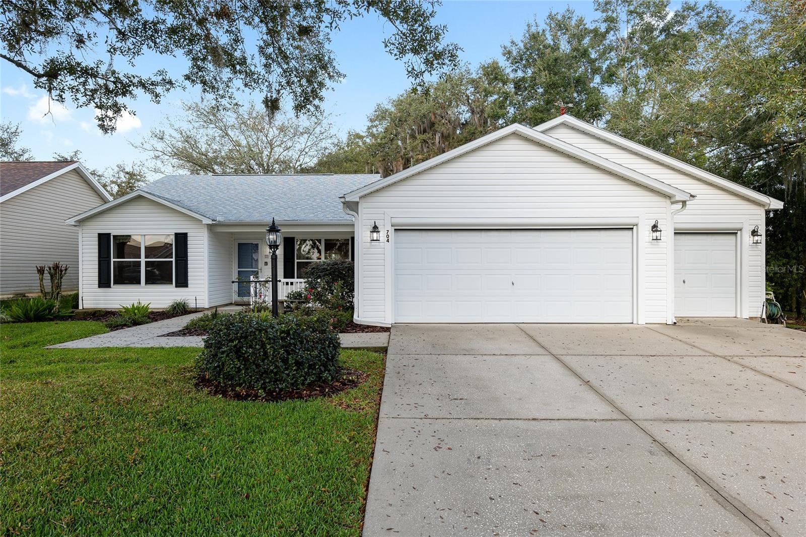 Photo one of 704 Alcott Ave The Villages FL 32162 | MLS G5077422
