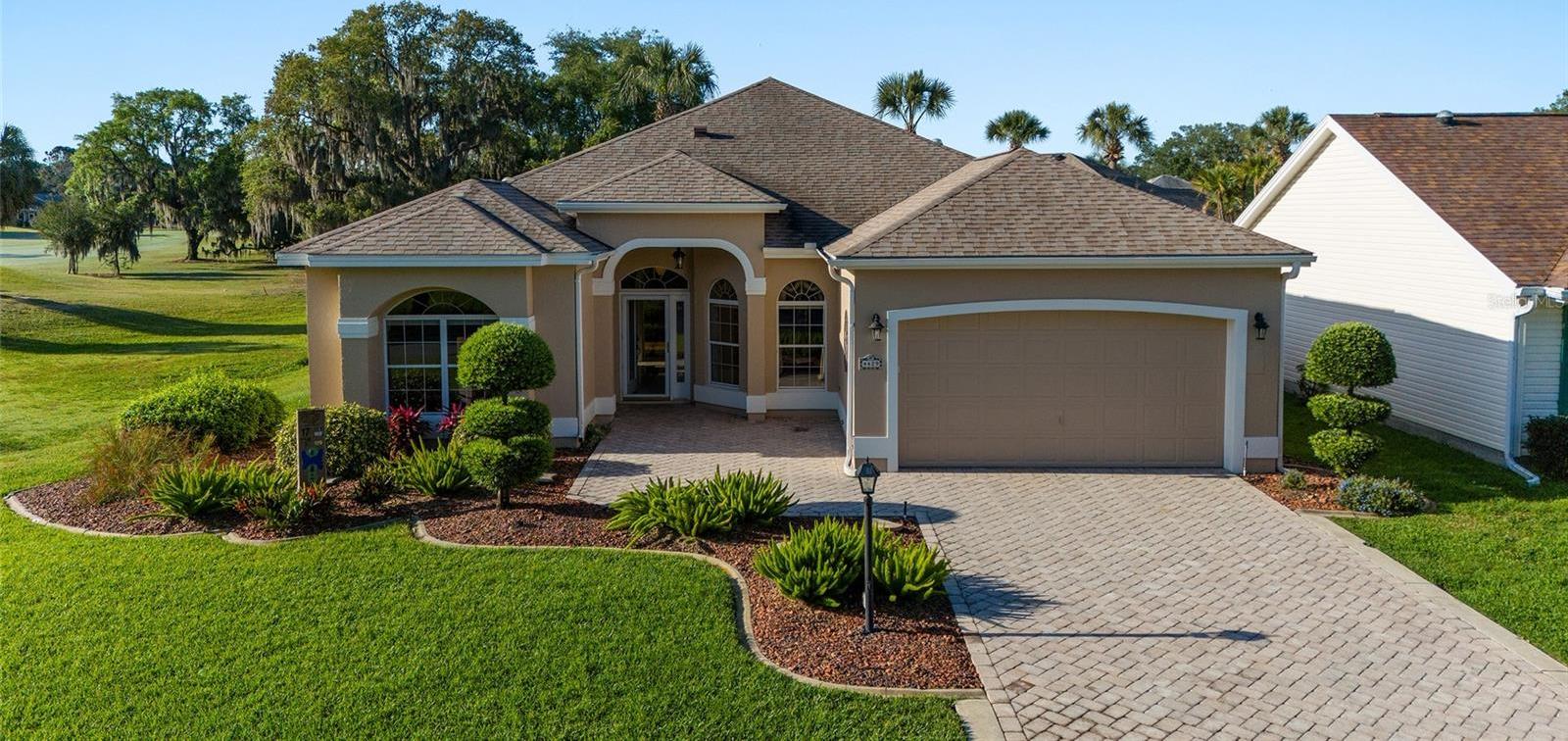 Photo one of 429 Carrera Dr The Villages FL 32159 | MLS G5080353